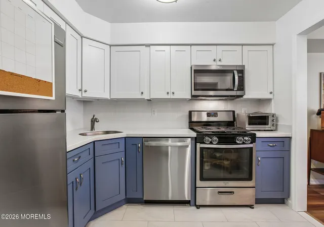 Homes for sale in Aberdeen, NJ | 233 Perth Hill Ct, Aberdeen, NJ 07747 | MLS# 22620334
