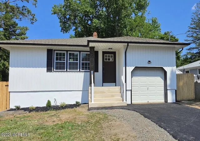 Homes for sale in Keyport, NJ | 29 Wayside Dr, Keyport, NJ 07735 | MLS# 22619738