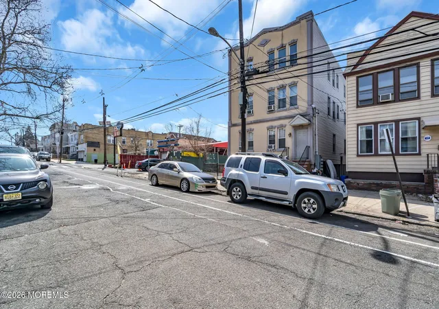 Homes for sale in Jersey City, NJ | 305 Cator Avenue, Jersey City, NJ 07305 | Houzeo