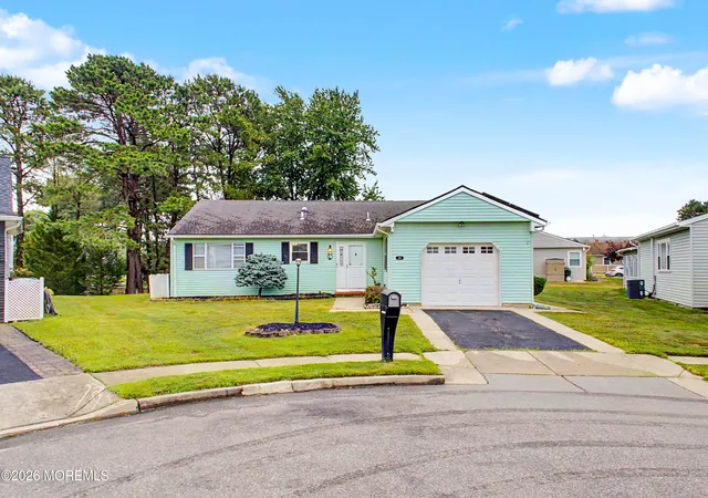 Photo 32 of Single family home for sale at 20 Thronbury Ct, Toms River, NJ 08757 | MLS# 22619968 | Listing updated on 2026-09-14