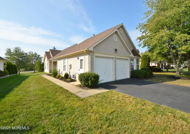 Photo 1 of Single family home for sale at 2602 Meadow Lake Dr, Toms River, NJ 08755 | MLS# 22619825 | Listing updated on 2026-09-17