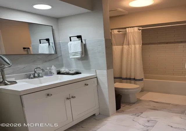 Homes for sale in Manalapan, NJ | 105 W Amberly Dr W #G, Manalapan, NJ 07726 | MLS# 22619846