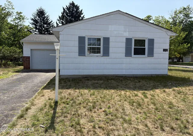 2nd image of 2 Sutherland Ct, Toms River, NJ 08757 | MLS# 22620146
