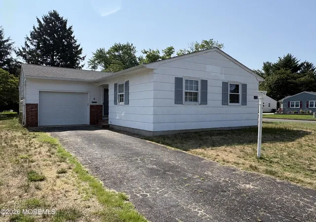 Photo 3 of Sale Pending at 2 Sutherland Ct, Toms River, NJ 08757 | MLS# 22620146 | Listing updated on 2026-09-16