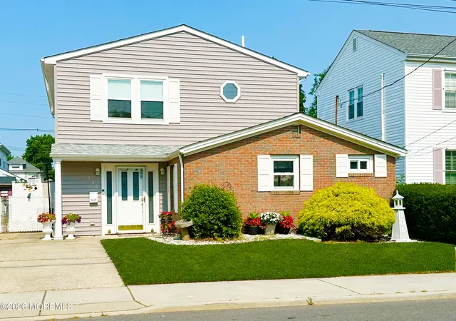 Homes for sale in Keyport, NJ | 106 Chingarora Ave, Keyport, NJ 07735 | MLS# 22619987