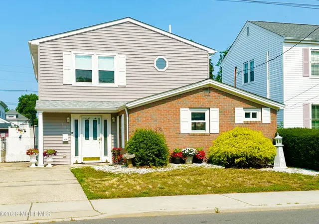 Homes for sale in Keyport, NJ | 106 Chingarora Ave, Keyport, NJ 07735 | MLS# 22619987