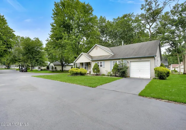 5th image of 170 Morning Glory Ln, Whiting, NJ 08759 | MLS# 22620592
