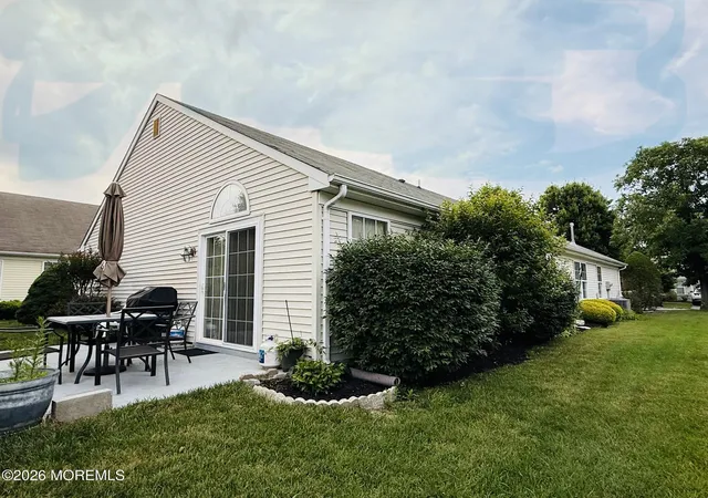 Homes for sale in Lakewood, NJ | 18 Skyline Dr, Lakewood, NJ 08701 | MLS# 22619971