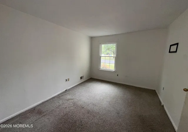 5th image of 16 Fryer Ct, Hightstown, NJ 08520