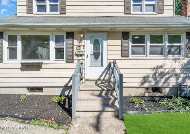 Homes for sale in Newton, NJ | 68 Woodside Ave #B, Newton, NJ 07860 | MLS# 22619989