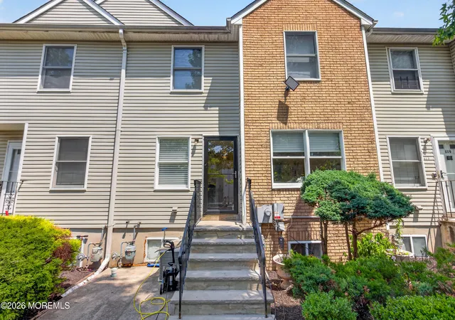 3rd image of 121 Forest Park Cir, Lakewood, NJ 08701 | MLS# 22620071