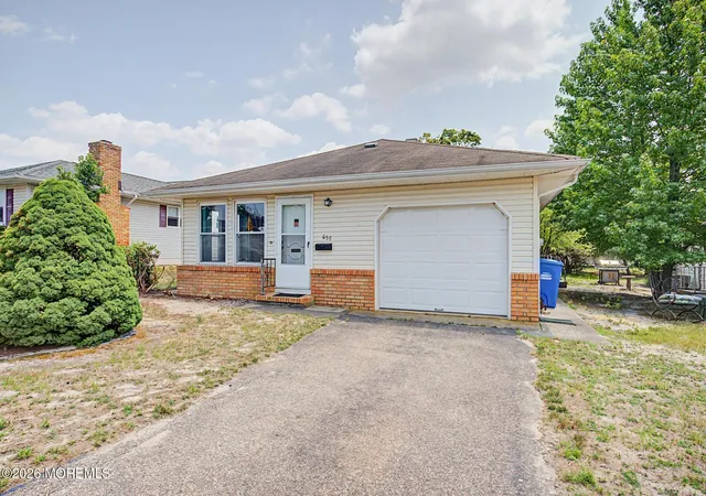 Homes for sale in Toms River, NJ | 658 Jamaica Blvd, Toms River, NJ 08757 | MLS# 22619996