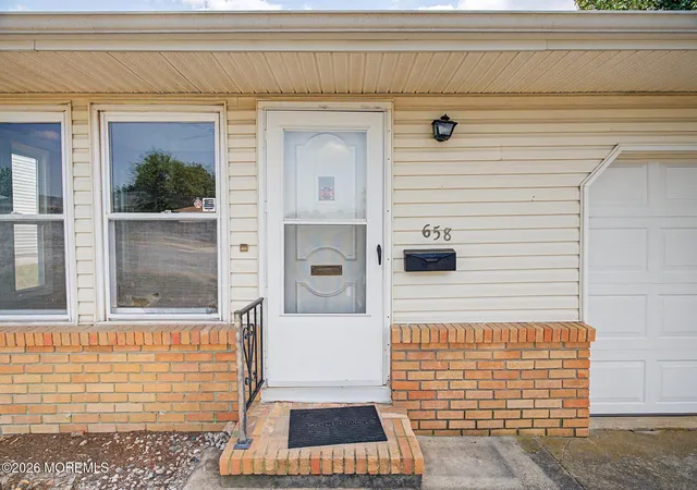 Homes for sale in Toms River, NJ | 658 Jamaica Blvd, Toms River, NJ 08757 | MLS# 22619996