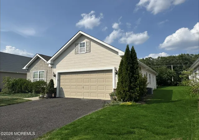 2nd image of 7 Eagle Ridge Cir, Lakewood, NJ 08701 | MLS# 22620050