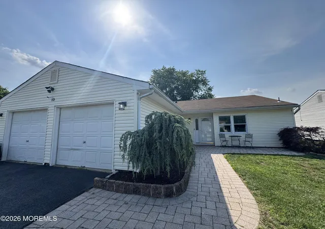 3rd image of 13 Scenic Dr, Freehold, NJ 07728 | MLS# 22620130
