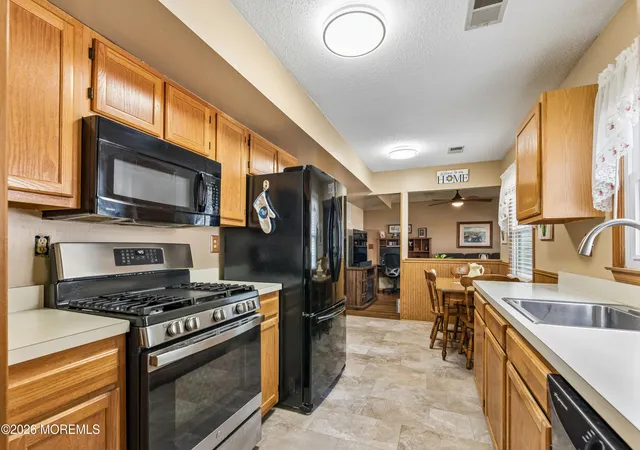 5th image of 807 Constitution Dr, Brick, NJ 08724 | MLS# 22620074