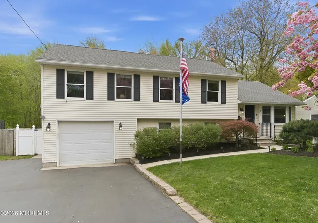 Homes for sale in Middletown, NJ | 17 Millbrook Dr, Middletown, NJ 07748 | MLS# 22620195
