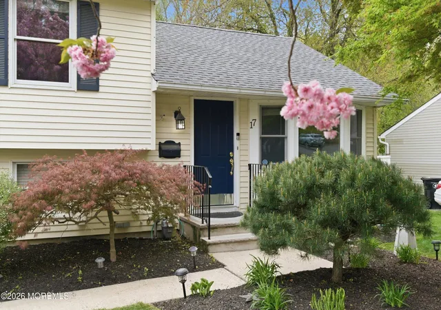 Homes for sale in Middletown, NJ | 17 Millbrook Dr, Middletown, NJ 07748 | MLS# 22620195