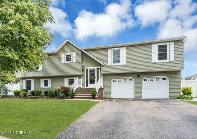 3rd image of 46 Cherry Bend Dr S, Howell, NJ 07731 | MLS# 22620347