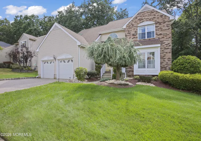 33rd image of 21 Angelique Ct, Morganville, NJ 07751 | MLS# 22626126