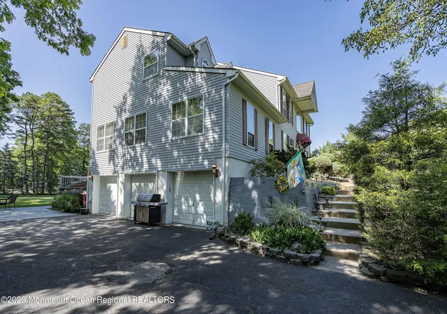 3rd image of 2 Twin Oaks Ct, Jackson, NJ 08527 | MLS# 22620429
