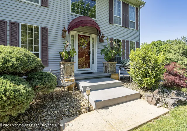 4th image of 2 Twin Oaks Ct, Jackson, NJ 08527 | MLS# 22620429