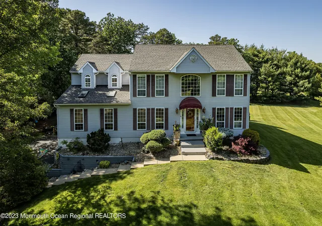 5th image of 2 Twin Oaks Ct, Jackson, NJ 08527 | MLS# 22620429