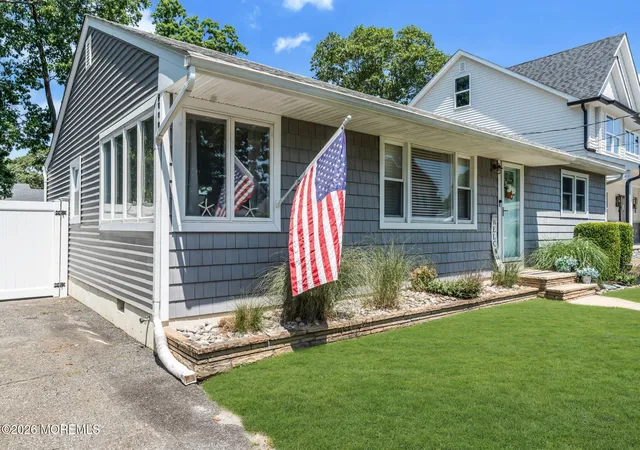Homes for sale in Point Pleasant Boro, NJ | 1309 River Ave, Point Pleasant Boro, NJ 08742 | MLS# 22620366