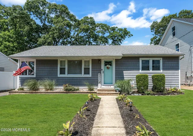 Homes for sale in Point Pleasant Boro, NJ | 1309 River Ave, Point Pleasant Boro, NJ 08742 | MLS# 22620366