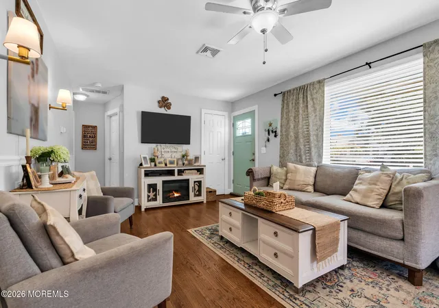Homes for sale in Point Pleasant Boro, NJ | 1309 River Ave, Point Pleasant Boro, NJ 08742 | MLS# 22620366