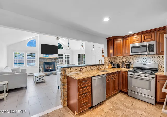 Homes for sale in Red Bank, NJ | 85 Roosevelt Cir E, Red Bank, NJ 07701 | MLS# 22620206