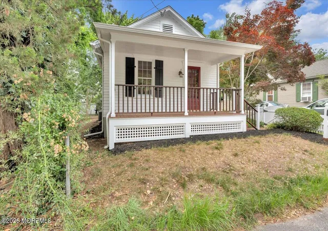 3rd image of 6 Haggers Ln, Fair Haven, NJ 07704 | MLS# 22620510