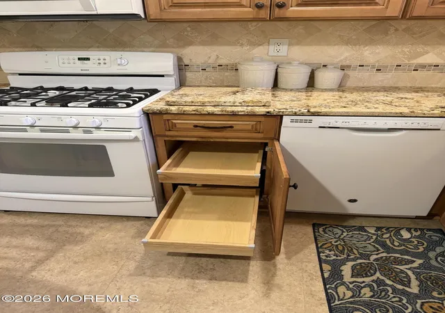 5th image of 11 Saint Tropez Ct, Toms River, NJ 08757 | MLS# 22620371
