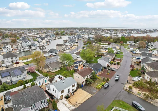 2nd image of 3138 Oceanic Dr, Toms River, NJ 08753 | MLS# 22620335