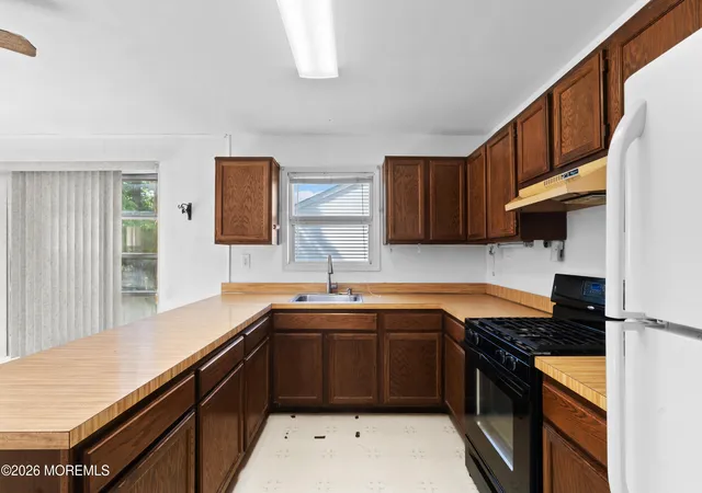 Photo 2 of Sale Pending at 22 Encinitas Dr, Toms River, NJ 08757 | MLS# 22620614 | Listing updated on 2026-08-22