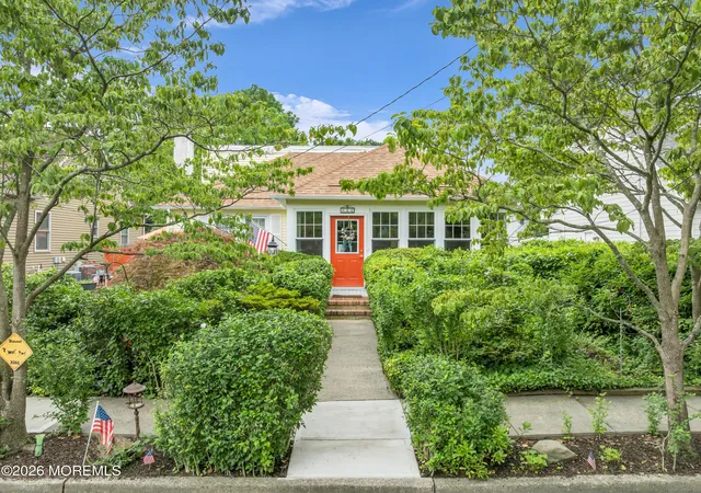 Photo 3 of Single family home for sale at 44 Broad St, Toms River, NJ 08753 | MLS# 22620825 | Listing updated on 2026-08-25