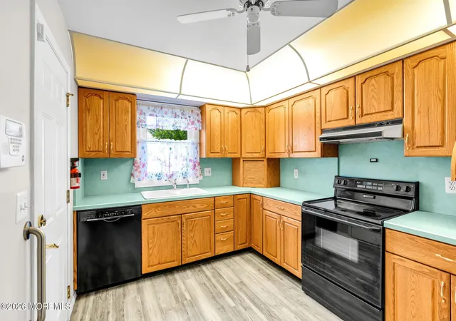 5th image of 36 Gower Ct, Toms River, NJ 08757 | MLS# 22620555