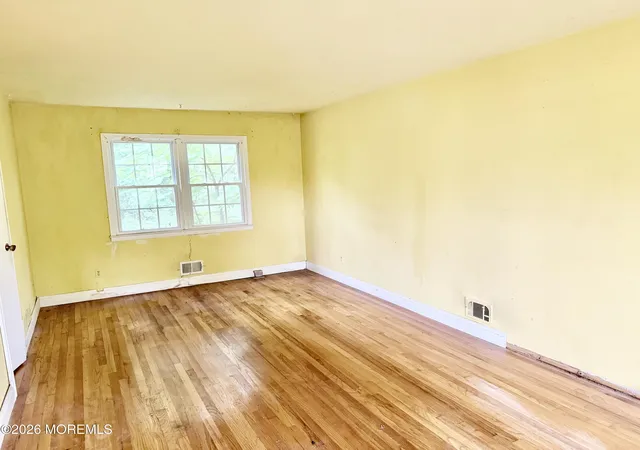 Homes for sale in Matawan, NJ | 179 Ravine Dr, Matawan, NJ 07747 | MLS# 22620494