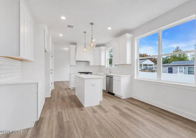 Photo 3 of Single family home for sale at 2 Southern Blvd, Bayville, NJ 08721 | MLS# 22620415 | Listing updated on 2026-07-07