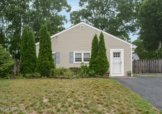1st image of 318 Hemlock Dr, Lanoka Harbor, NJ 08734 | MLS# 22620913