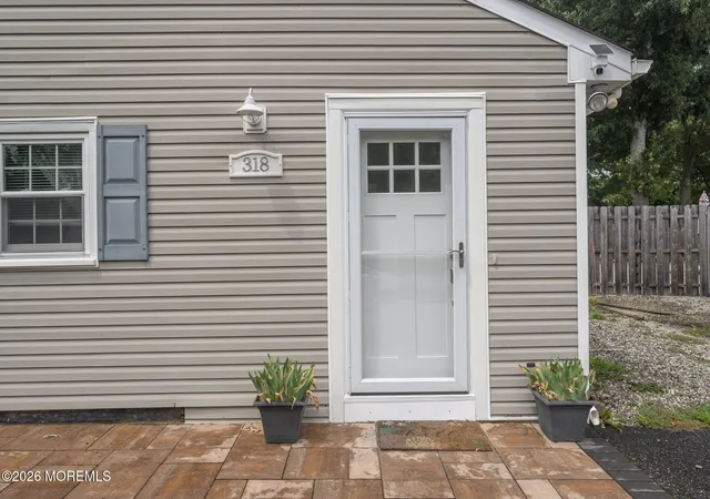 3rd image of 318 Hemlock Dr, Lanoka Harbor, NJ 08734 | MLS# 22620913