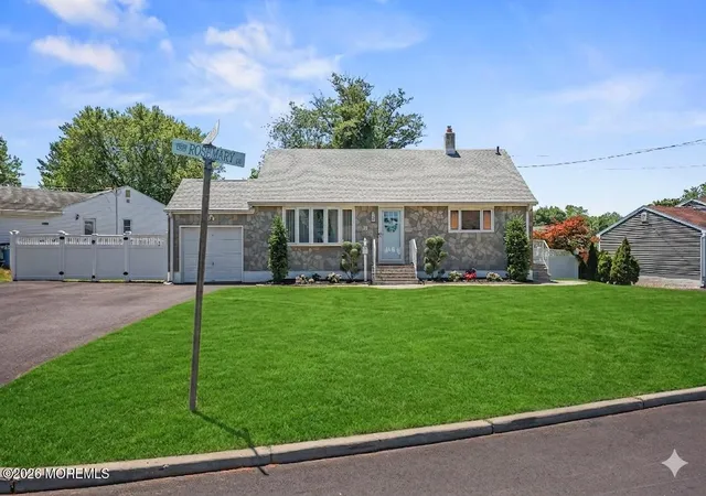 Homes for sale in Hazlet, NJ | 10 Rosemary Dr, Hazlet, NJ 07730 | MLS# 22620509