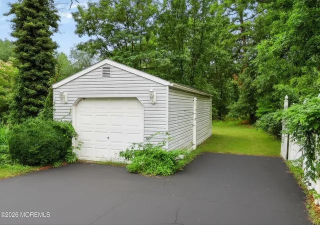 Photo 2 of Single family home for sale at 2121 Ridgeway Rd, Toms River, NJ 08757 | MLS# 22620633 | Listing updated on 2026-08-21