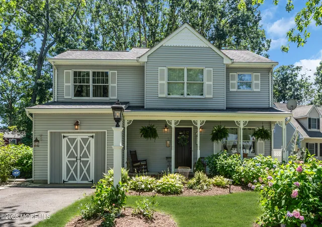 Photo 1 of Single family home for sale at 901 Roundtree Dr, Toms River, NJ 08753 | MLS# 22620940 | Listing updated on 2026-09-14