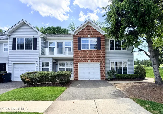 Homes for sale in Manalapan, NJ | 1 Whitemarsh Dr, Manalapan, NJ 07726 | MLS# 22620571