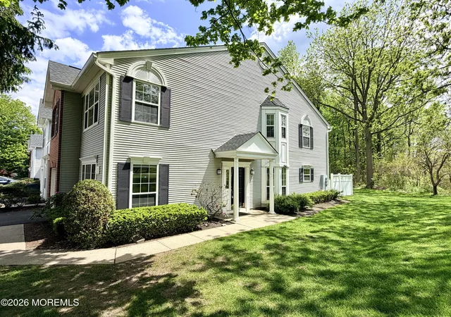 Homes for sale in Manalapan, NJ | 1 Whitemarsh Dr, Manalapan, NJ 07726 | MLS# 22620571