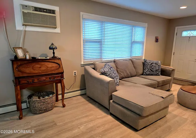 Photo 3 of Single family home for sale at 9 Bolans Ct, Toms River, NJ 08757 | MLS# 22620536 | Listing updated on 2026-07-17