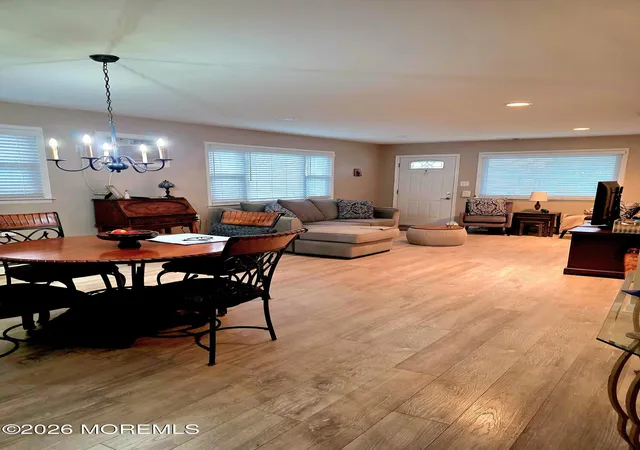 Photo 3 of Single family home for sale at 9 Bolans Ct, Toms River, NJ 08757 | MLS# 22620536 | Listing updated on 2026-07-17