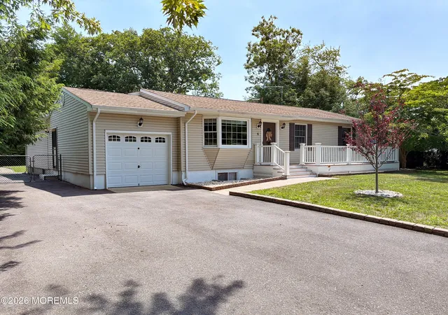 Homes for sale in Howell, NJ | 4 Glen Rd, Howell, NJ 07731 | MLS# 22620928