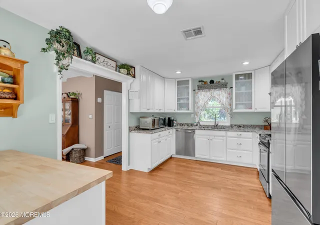 Homes for sale in Aberdeen, NJ | 186 Van Brackle Rd, Aberdeen, NJ 07747 | MLS# 22620766